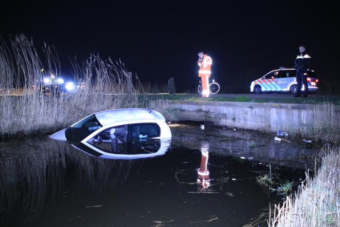 Auto te water geraakt