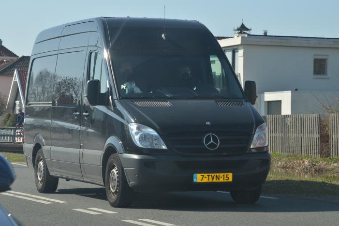 Politie valt woning binnen na vermoeden van drugslab