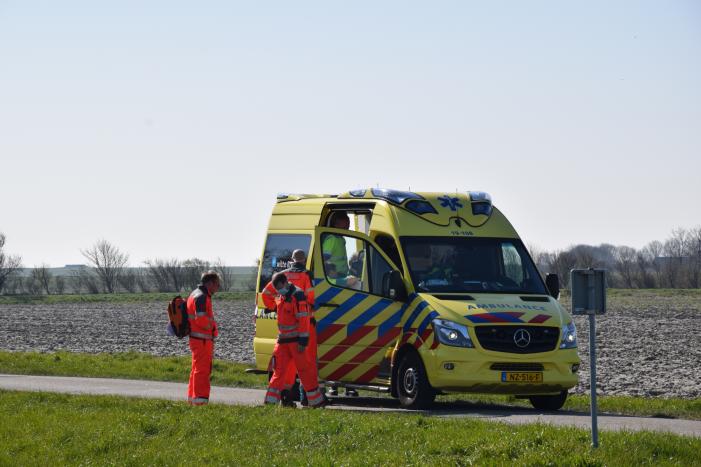 Traumahelikopter landt voor zwaargewonde fietser