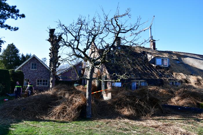 Deel boerderijwoning in vlammen opgegaan