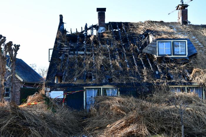 Deel boerderijwoning in vlammen opgegaan