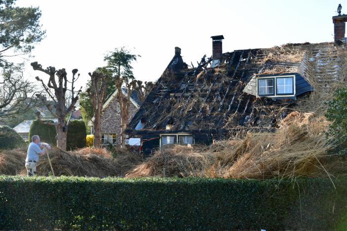 Deel boerderijwoning in vlammen opgegaan
