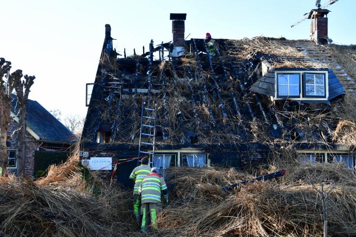 Deel boerderijwoning in vlammen opgegaan