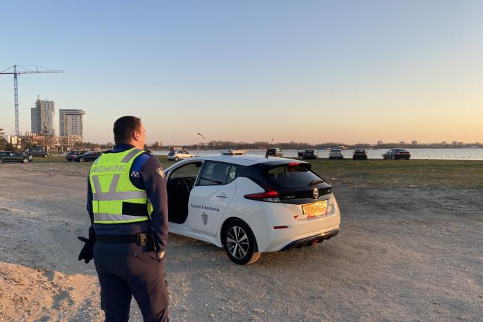 Strandboulevard Nesselande druk met bezoekers