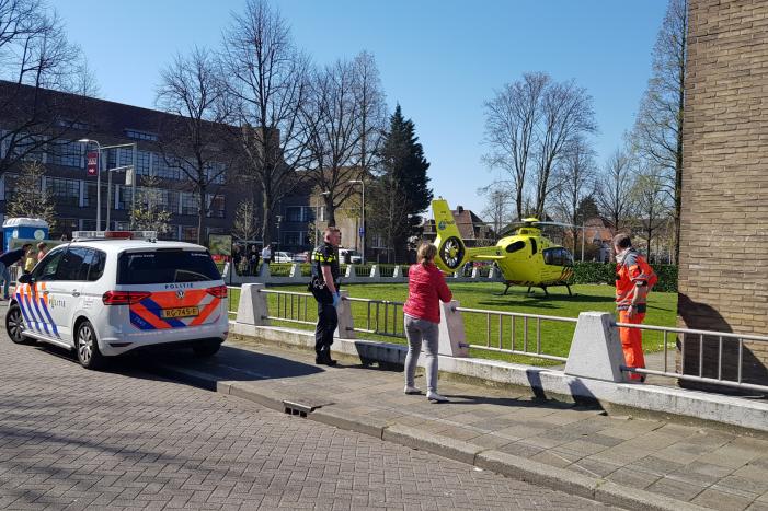 Traumahelikopter landt voor incident in bovenwoning