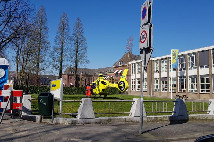 Traumahelikopter landt voor incident in bovenwoning