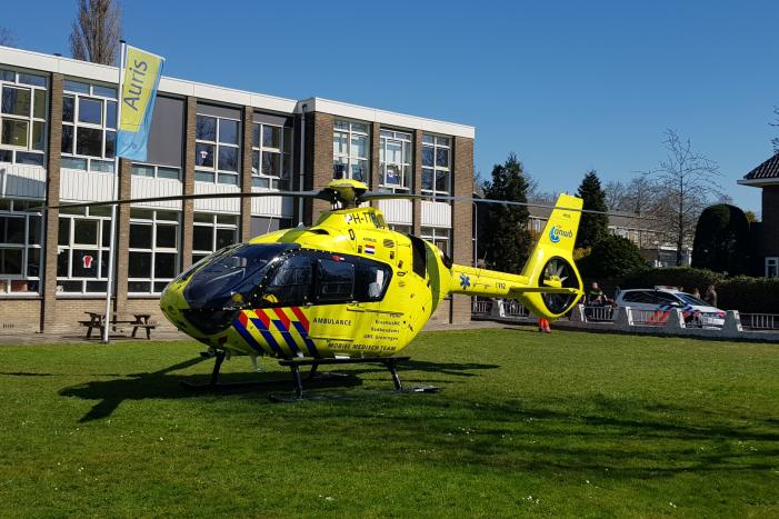 Traumahelikopter landt voor incident in bovenwoning