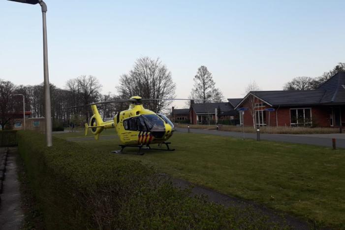 Racefietser aangereden door personenauto