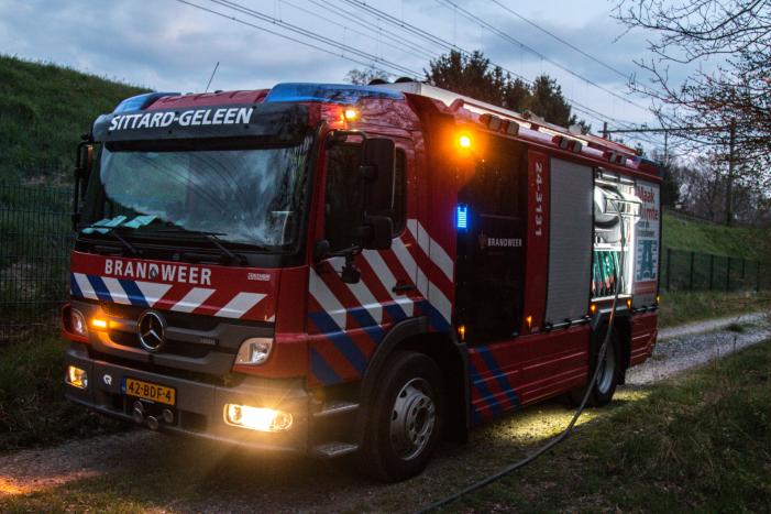 Flinke rookontwikkeling bij bermbrand langs spoorlijn