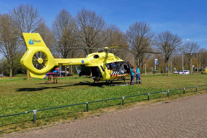Coronahelikopter geland bij ziekenhuis Gelderse Vallei