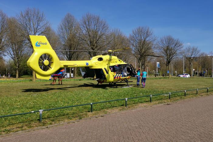 Coronahelikopter geland bij ziekenhuis Gelderse Vallei