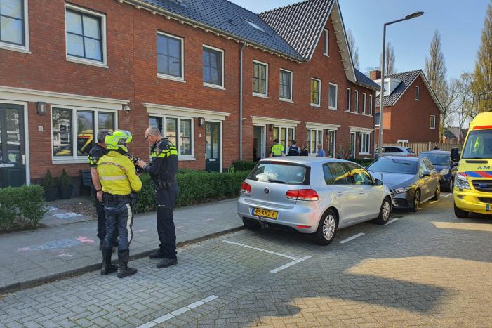 Klein kind krijgt heet water over zich heen, raakt ernstig gewond