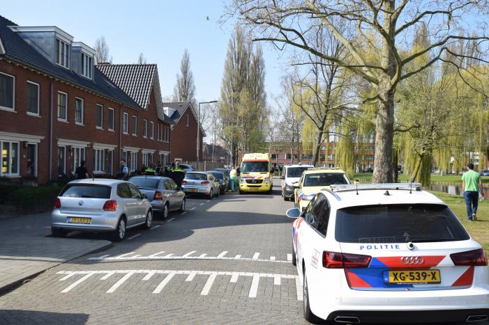 Klein kind krijgt heet water over zich heen, raakt ernstig gewond