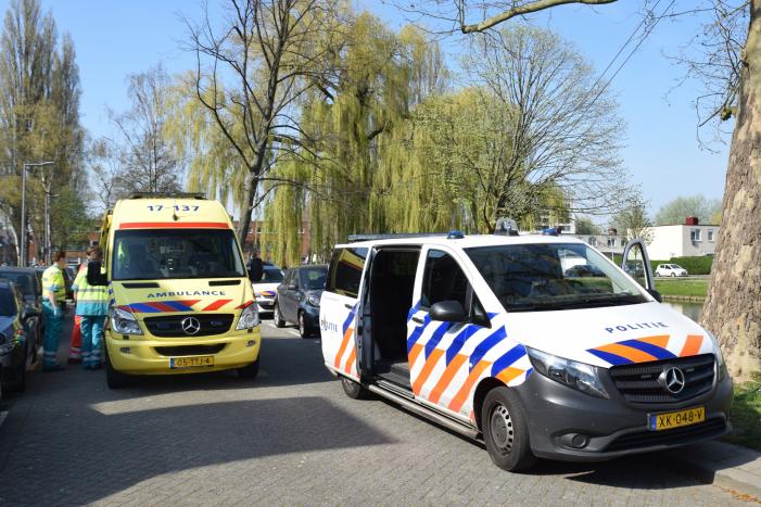 Klein kind krijgt heet water over zich heen, raakt ernstig gewond