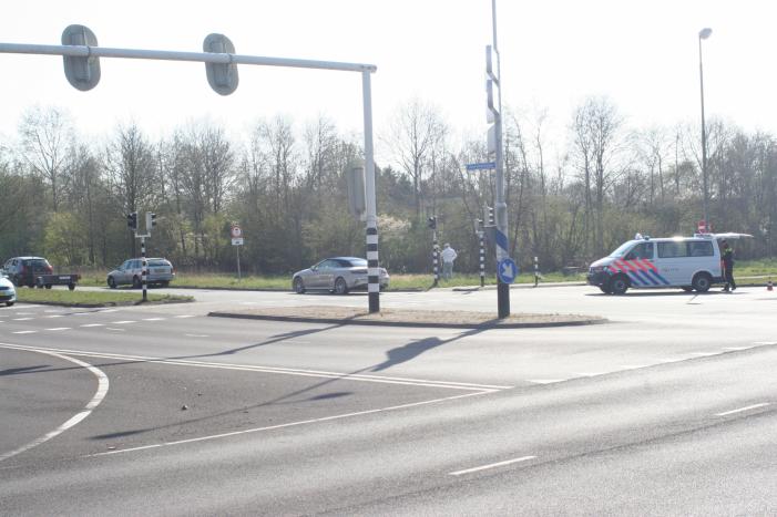 Schade na ongeval tussen twee auto's