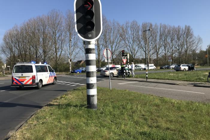 Schade na ongeval tussen twee auto's