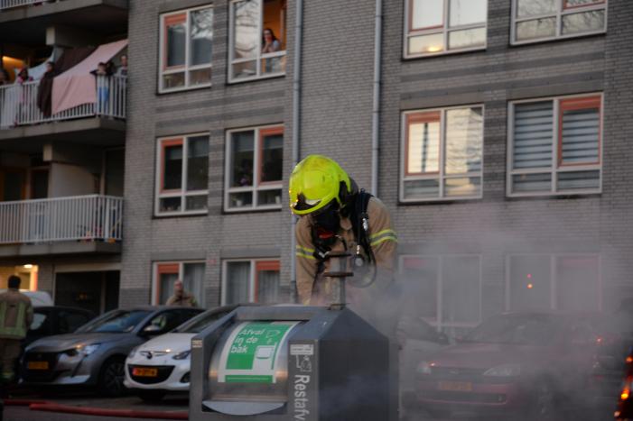 Forse rookontwikkeling bij ondergrondse containerbrand