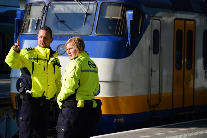 Geen treinen door aanrijding met persoon