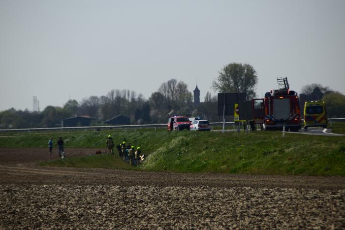 Auto te water geraakt, bestuurder overleden