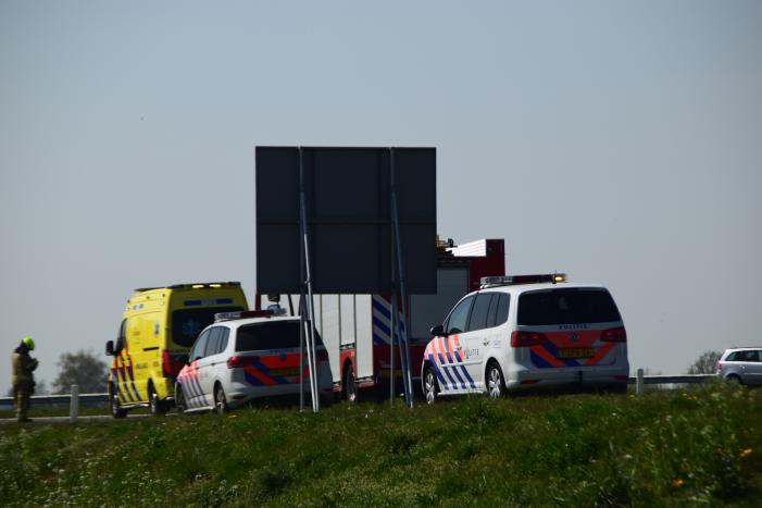 Auto te water geraakt, bestuurder overleden