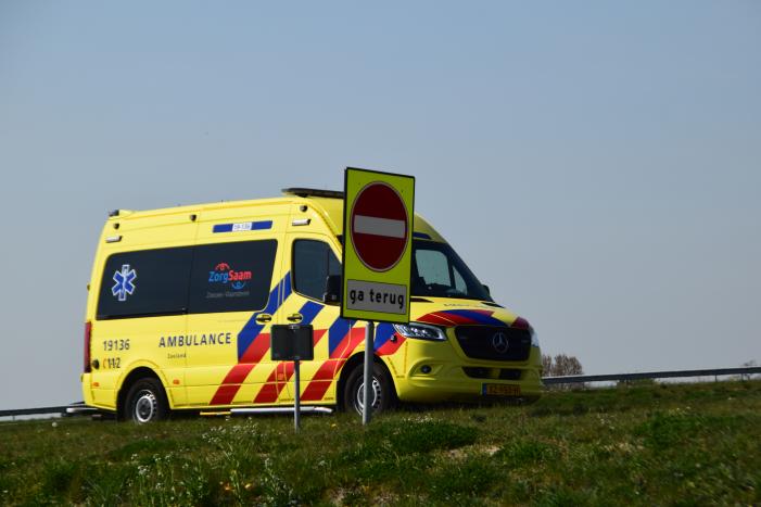 Auto te water geraakt, bestuurder overleden