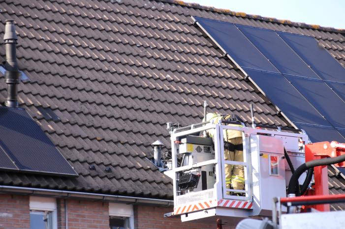 Wespennest wegbranden zorgde voor dakbrand