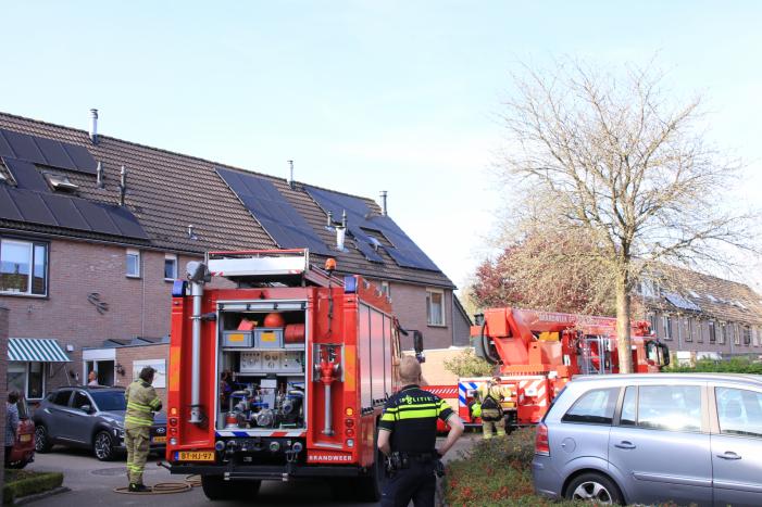 Wespennest wegbranden zorgde voor dakbrand