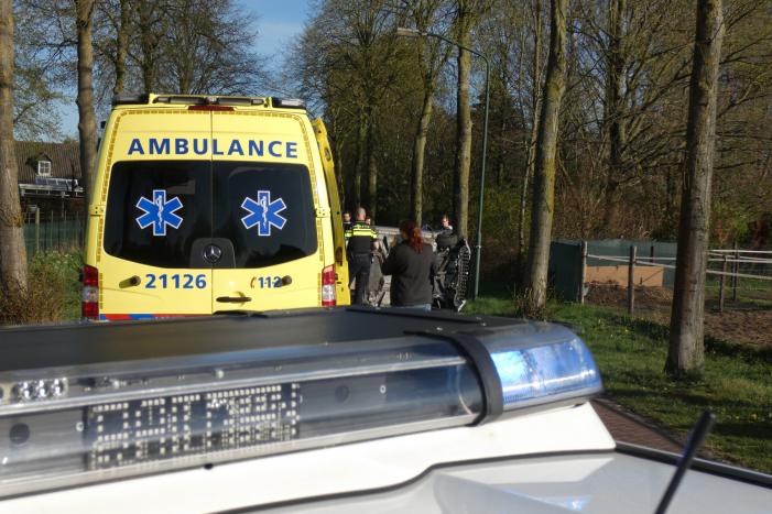 Automobilist belandt op zijkant