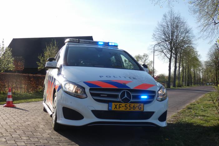 Automobilist belandt op zijkant