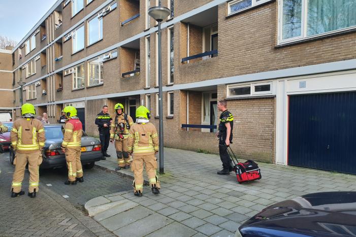 Kind binnen, ouder buiten