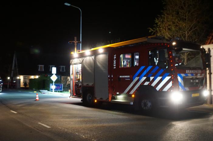 Automobilist aangehouden na botsing tegen lantarenpaal