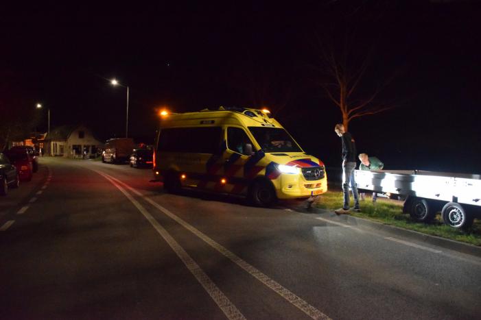 Automobilist aangehouden na botsing tegen lantarenpaal