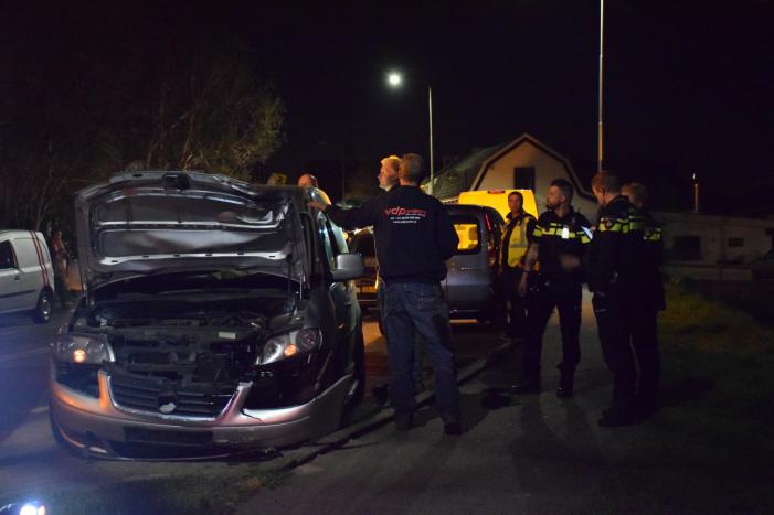 Automobilist aangehouden na botsing tegen lantarenpaal