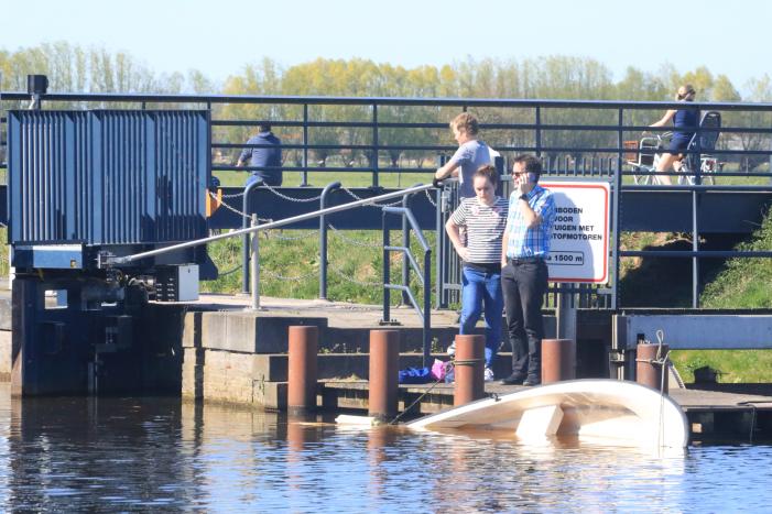 Elektrische boot gezonken voor sluis
