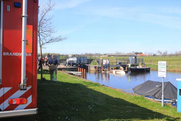 Elektrische boot gezonken voor sluis