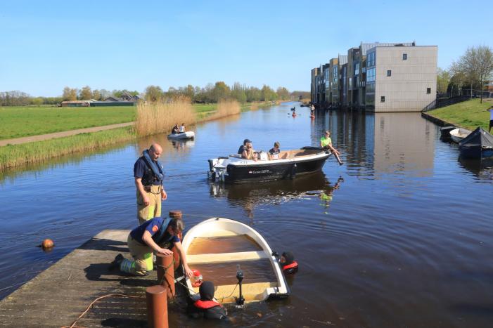 Elektrische boot gezonken voor sluis