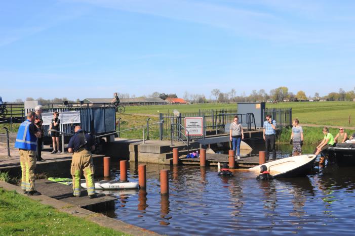 Elektrische boot gezonken voor sluis