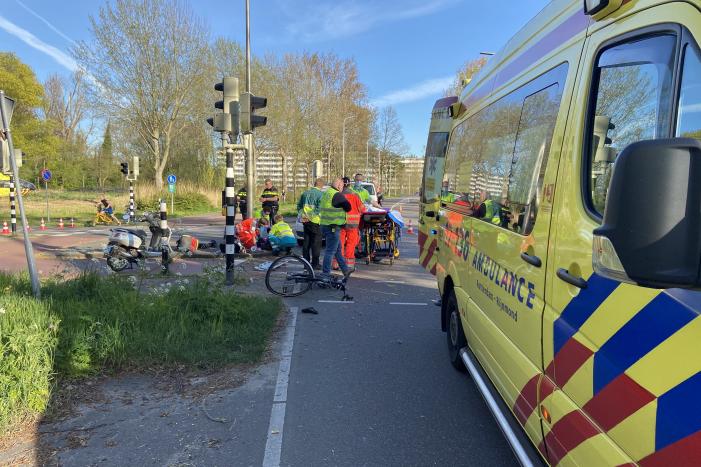 Persoon ernstig gewond na aanrijding met politiewagen