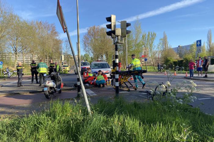 Persoon ernstig gewond na aanrijding met politiewagen
