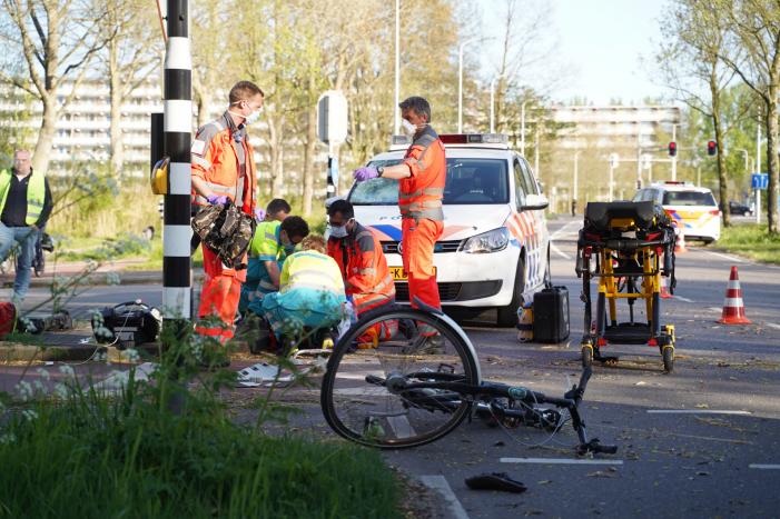 Persoon ernstig gewond na aanrijding met politiewagen