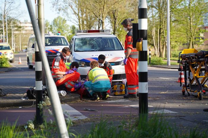 Persoon ernstig gewond na aanrijding met politiewagen