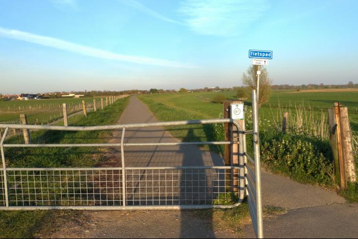 Gemeente plaatst waarschuwingsborden voor afsluiten dijken