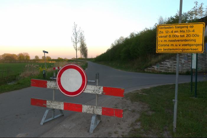 Gemeente plaatst waarschuwingsborden voor afsluiten dijken