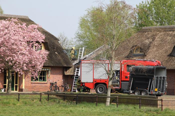 Brand in woning met rieten dak