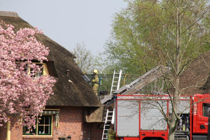 Brand in woning met rieten dak