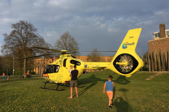 Scooterrijder ernstig gewond na val