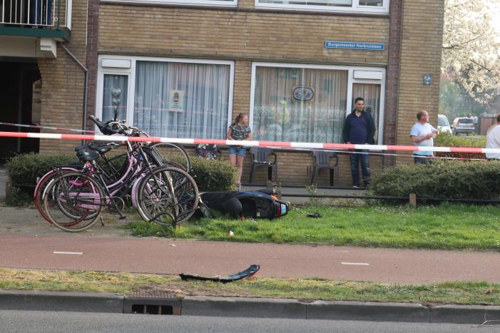 Scooterrijder ernstig gewond na val