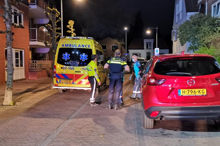 Persoon door het dak van loods gezakt