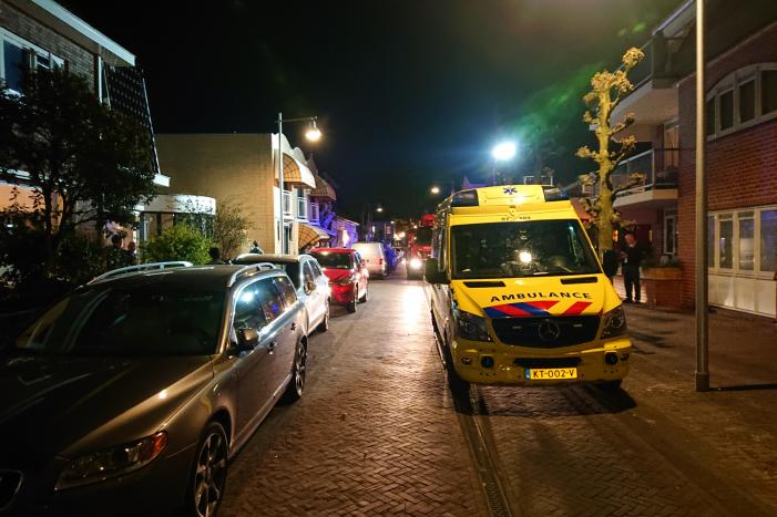 Persoon door het dak van loods gezakt