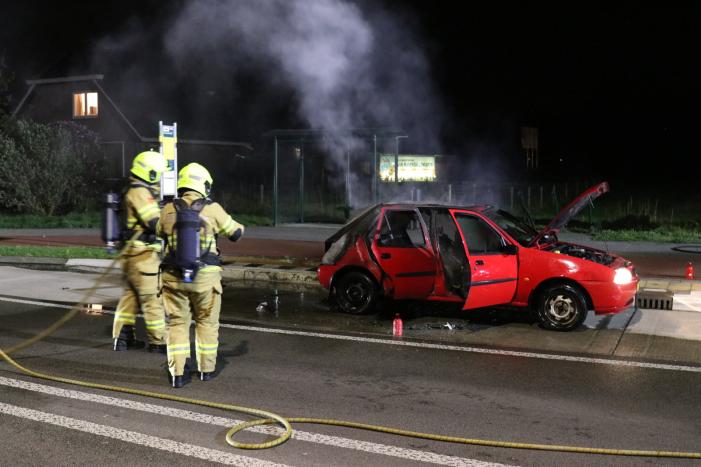 Auto volledig uitgebrand